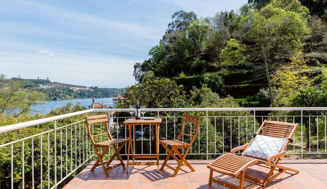 Charming Riverside Retreat with Pool - 15 Min from Porto