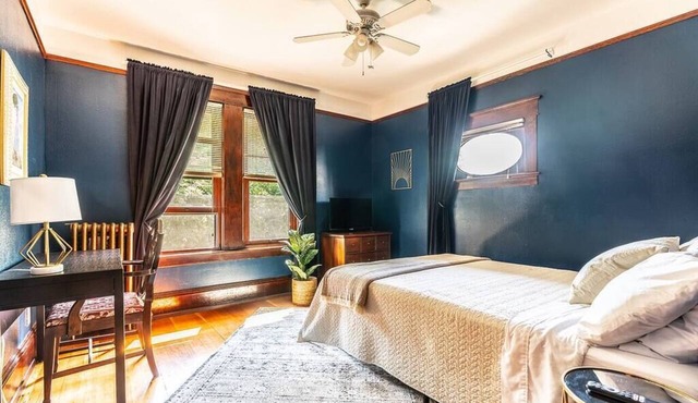 Charming Room in Historic BnB with Parking - Rm 5