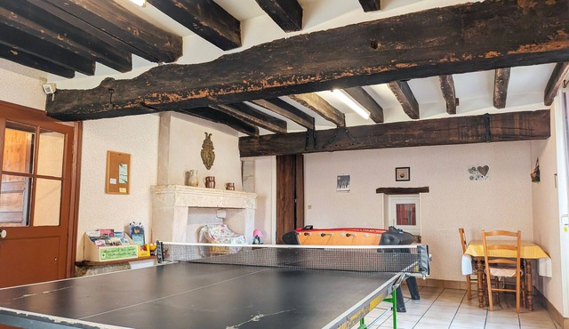 Charming Rustic Home in Berry - Near Zoo, Game Room, Garden & More!