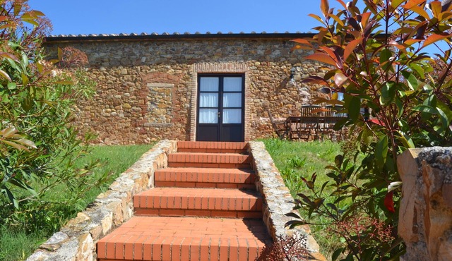 Charming stone village with swimming pool, tennis, in the countryside near the sea and services