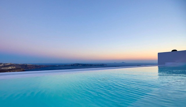 Charming Santorini Apartment | Gaderois Apartment | 2 Bedrooms