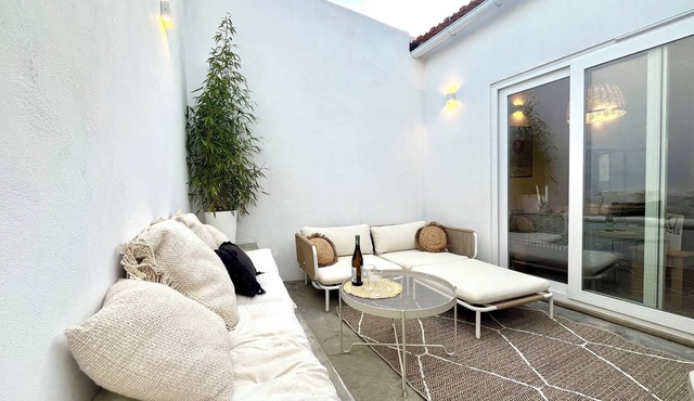 Charming Scandi-inspired cottage with terrace and rooftop/30 min to Comporta.