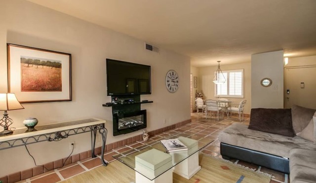 Charming Scottsdale Condo Near Old Town!