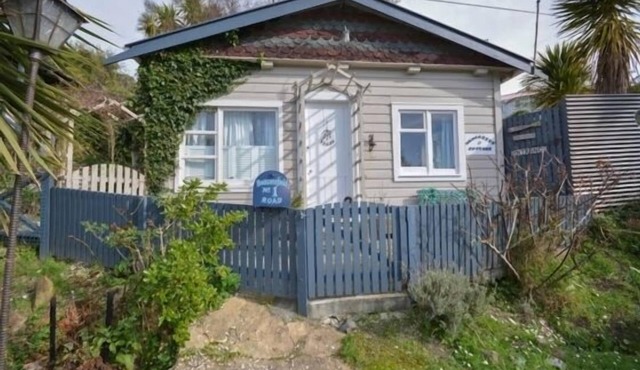 Charming Seafarer's Cottage in Portobello