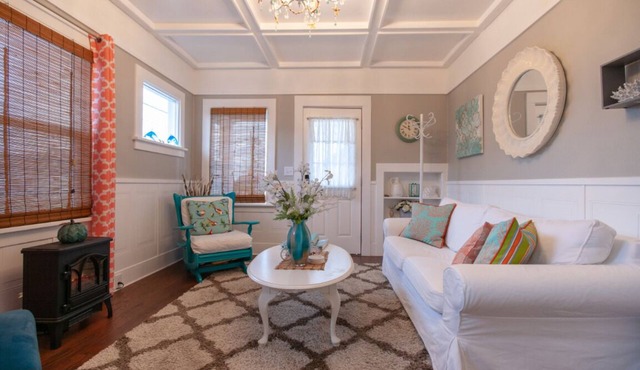 Charming Seashell Cottage – Cozy, Stylish & Close to Everything!