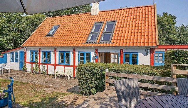 Charming Seaside Cottage