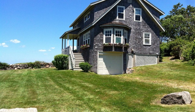 Charming Seaside Cottage with Fabulous View