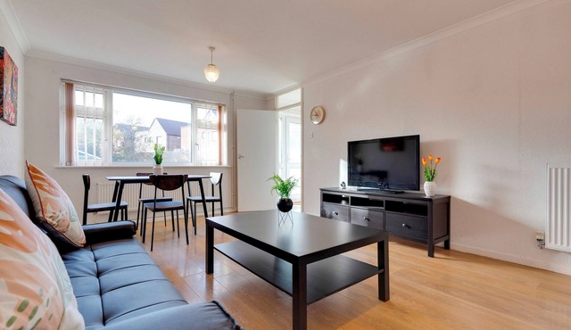 Charming Semi-attached bungalow with free parking | Pass the Keys