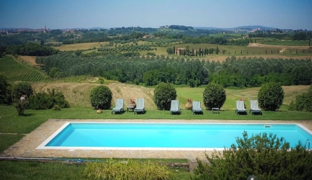 Charming Sienese Villa with a private pool and breathtaking view!