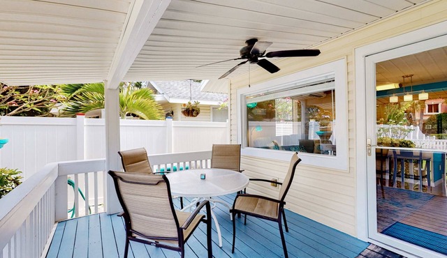 Charming single level cottage with a kitchen enclosed yard and WiFi