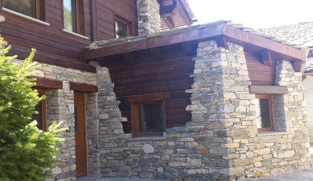 Charming small independent villa in Valnontey, true and only the heart of the Gran Paradiso