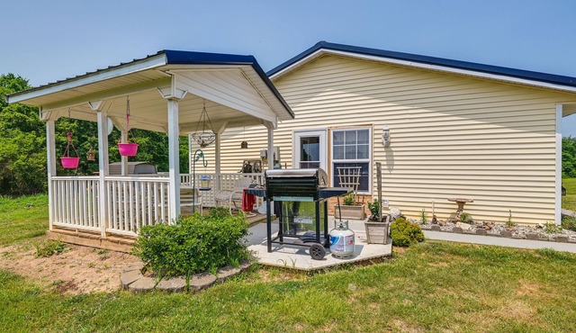 Charming Smiths Grove Home Near Cave Tours!