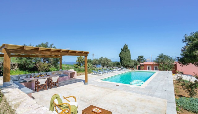 Charming spacious house, 5min from Rethymno!