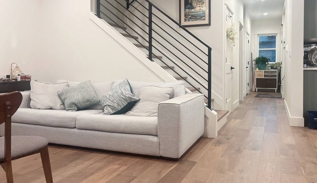 Charming Spacious 2-bedroom house with Study in Central Portland
