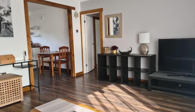 Charming spacious 2 bed apartment in quiet area