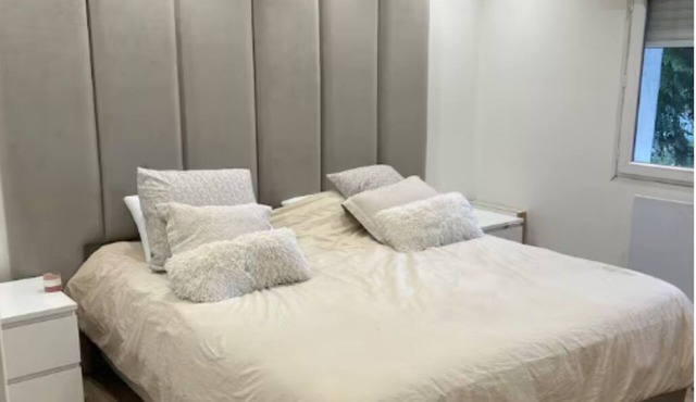 Charming Spacious House & Garden Ideal for Relaxing Stays CDG& Paris