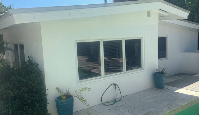 Charming stand alone Guest House in Naples, 2 blks to beach, 336 1/2 2nd Ave N