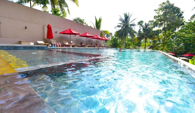 Charming Stay Just Steps from the Beach – Perfect for Couples & Families!