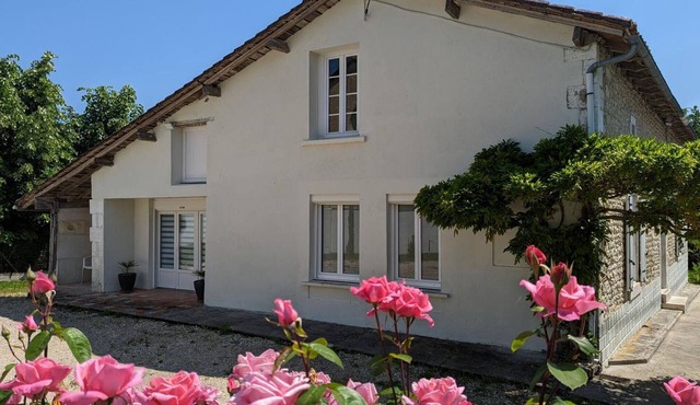 Charming Stone House with Private Garden, Near Swimming & Scenic Villages