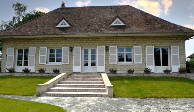 Charming Stone House in Calm Senonches - Modern Amenities & Large Garden