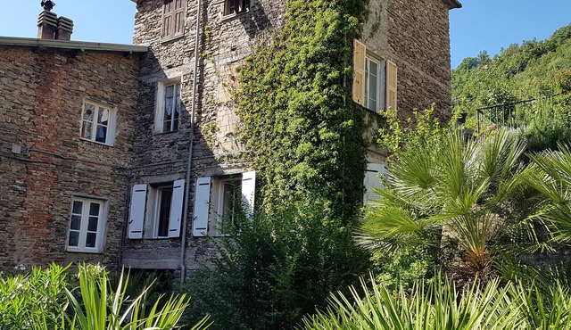 Charming studio with outdoor terrace, right in the center of Molini di Triora