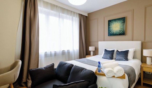 Charming Studio | Downtown | 2min Metro | 401