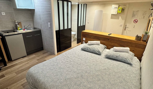 Charming Studio for 2 Guests – Quai de Saône