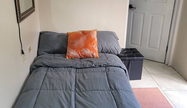 Charming studio in Mandeville for a relaxing getaway. Likle but wi tallawah