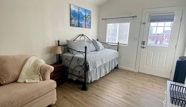 Charming studio in Mesa with AC, WiFi