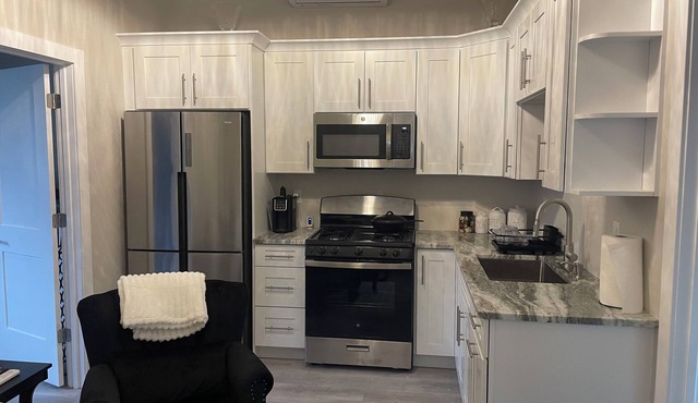 Charming studio in superb Fort Myers that’s conveniently located