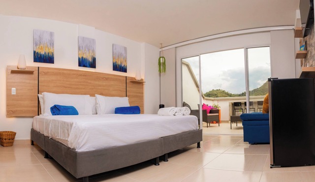 Charming studio in San Gil. Swimming pool, sauna, turco, terrace and free WiFi