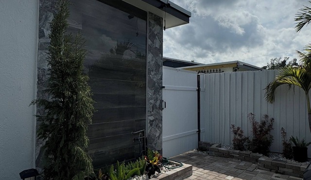 Charming studio Near Downtown Delray Beach, Florida.