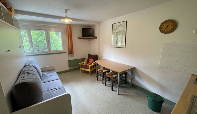 Charming Studio Near Ski Slopes with Great Amenities