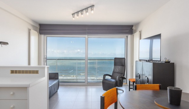 Charming studio on the seafront with sea view