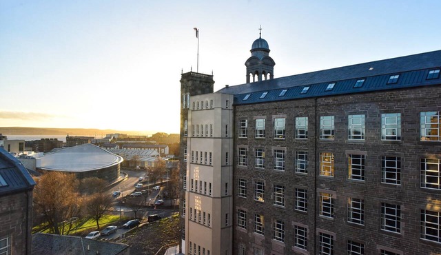 Charming Studio Suite in Dundee | Free Wi-Fi