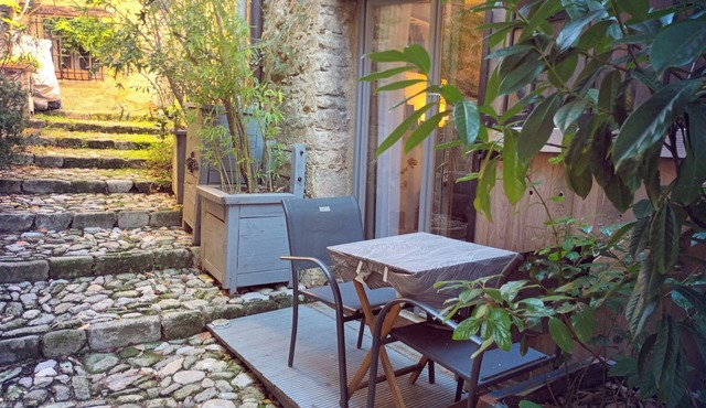 Charming studio, suspended time, pets welcome