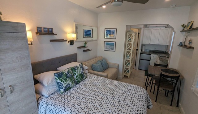 Charming Studio Villa - Beach Access and Boat Docks