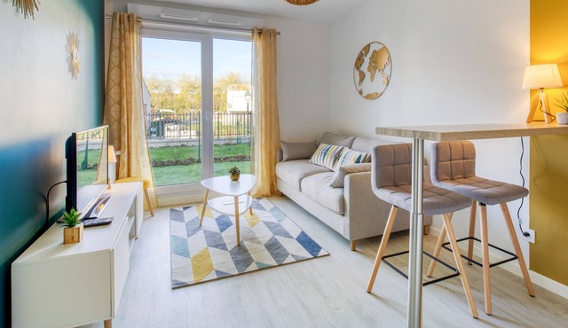 Charming studio w/ garden and parking, 5 min to Disneyland Paris - Welkeys