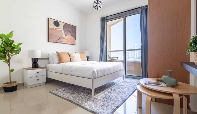 Charming Studio w Lake Views in IMPZ!