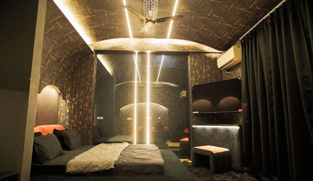 Charming studio with AC and WiFi in pleasant Lucknow