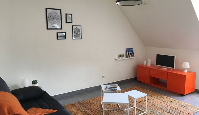 Charming studio with parking parking area Station