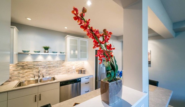 Charming Suite just 12mins from U of A Hospital