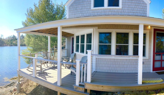 Charming summer cottage with all the comforts of home. Fabulous covered porch overlooking Card Cove!