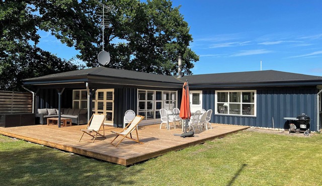 Charming summer house on a secluded plot