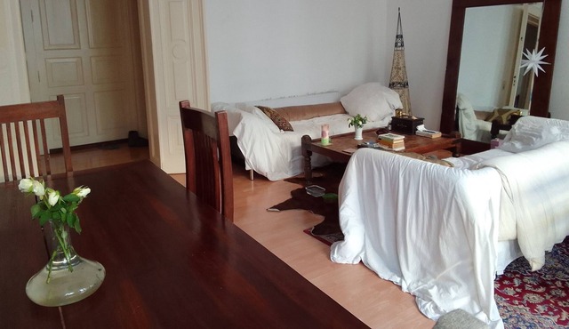 Charming Sunny 2 Bed Altbau In Mitte