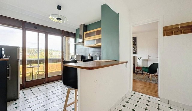 Charming T2 with Balcony and Garage