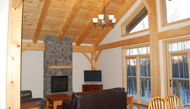 Charming, Timber framed, Mountain Chalet at Cannon Mountain - Whole house AC!