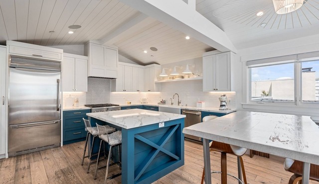 Charming townhome in Manhattan Beach near the sand