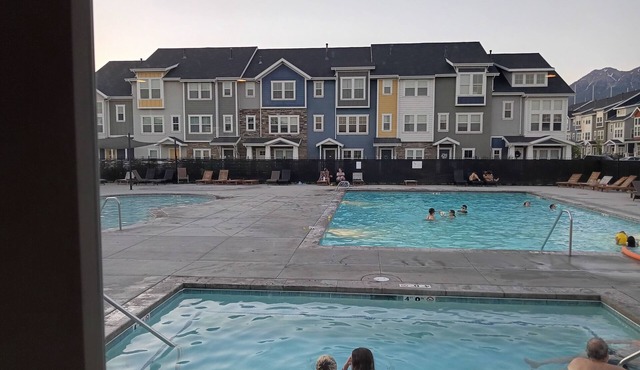 Charming townhome with AC, fitness room, WiFi in brilliant Vineyard