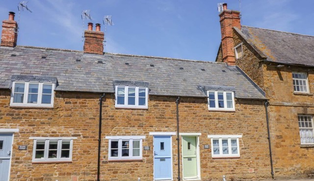 Charming Treacle Cottage Retreat